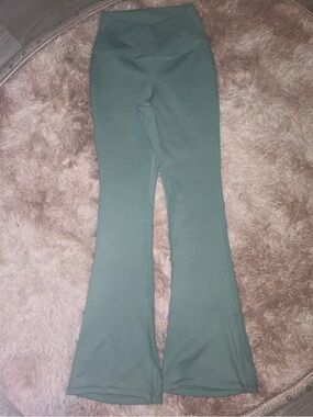 Yogalicious High-Waisted Flared Leg Green Yoga Pants
